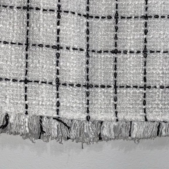 Black and White Skirt - Picture 6 of 6